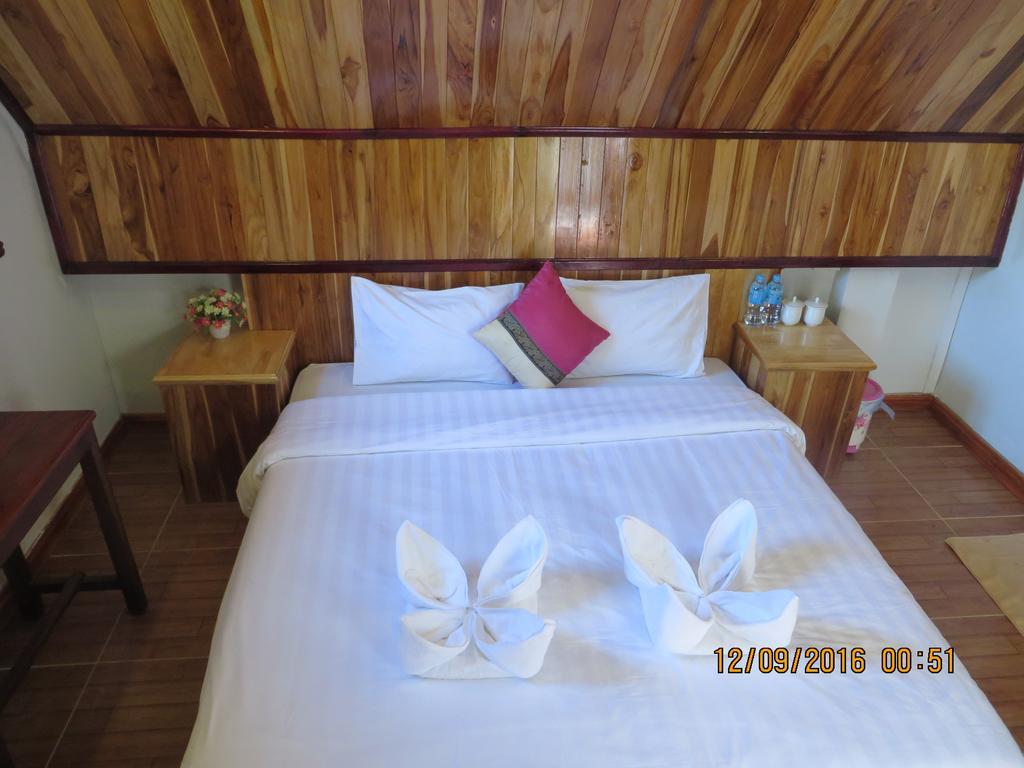 Namkhan Riverside Hotel Luang Prabang Exterior photo
