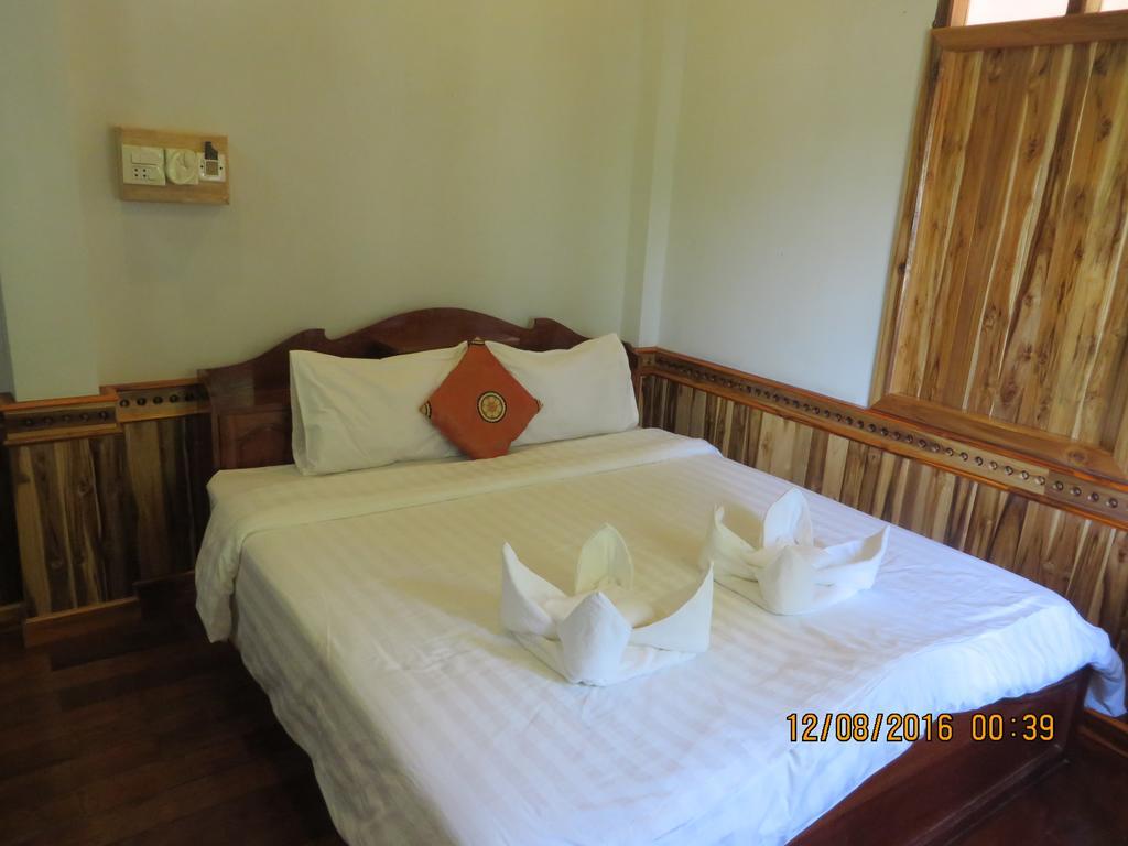 Namkhan Riverside Hotel Luang Prabang Exterior photo