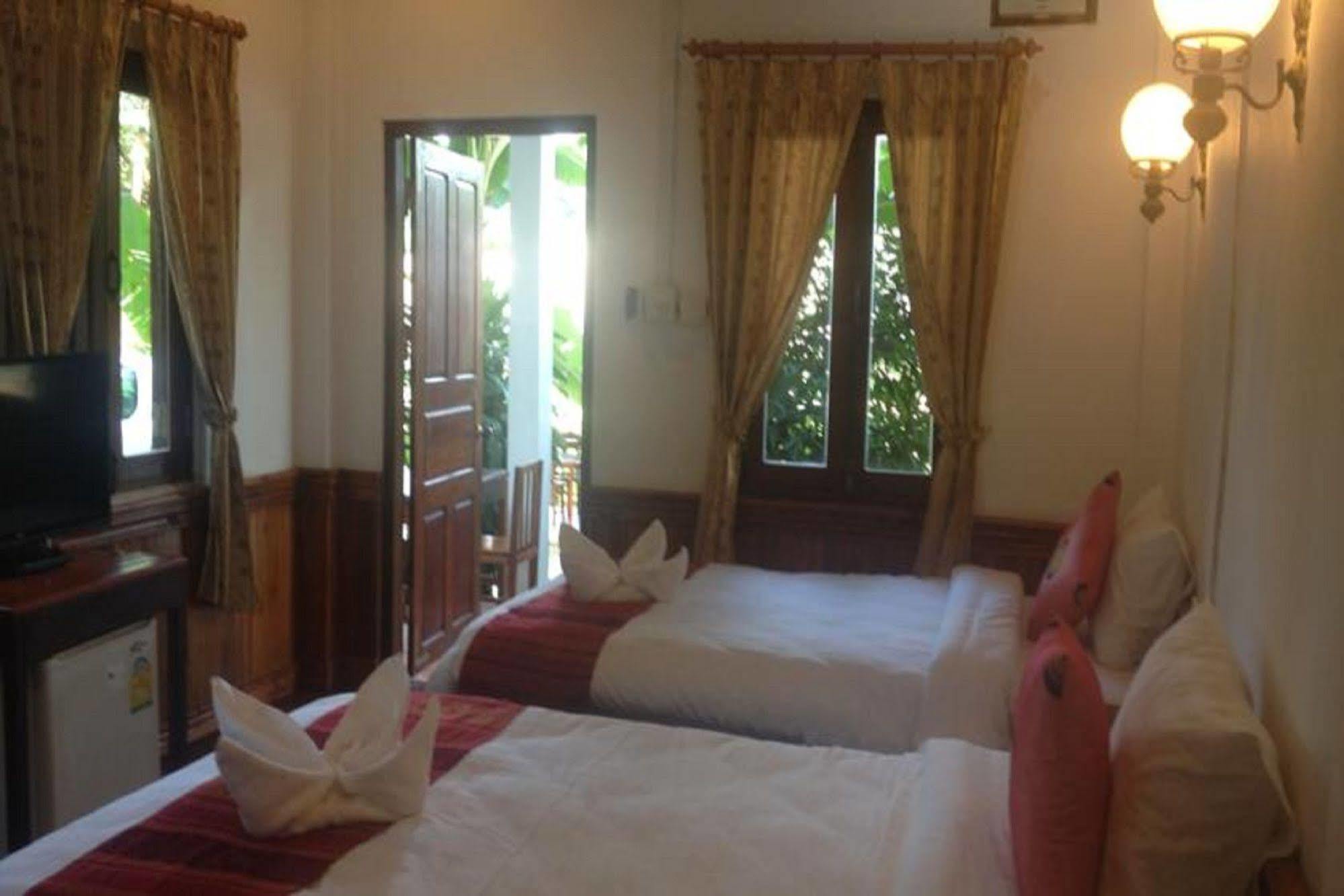 Namkhan Riverside Hotel Luang Prabang Exterior photo